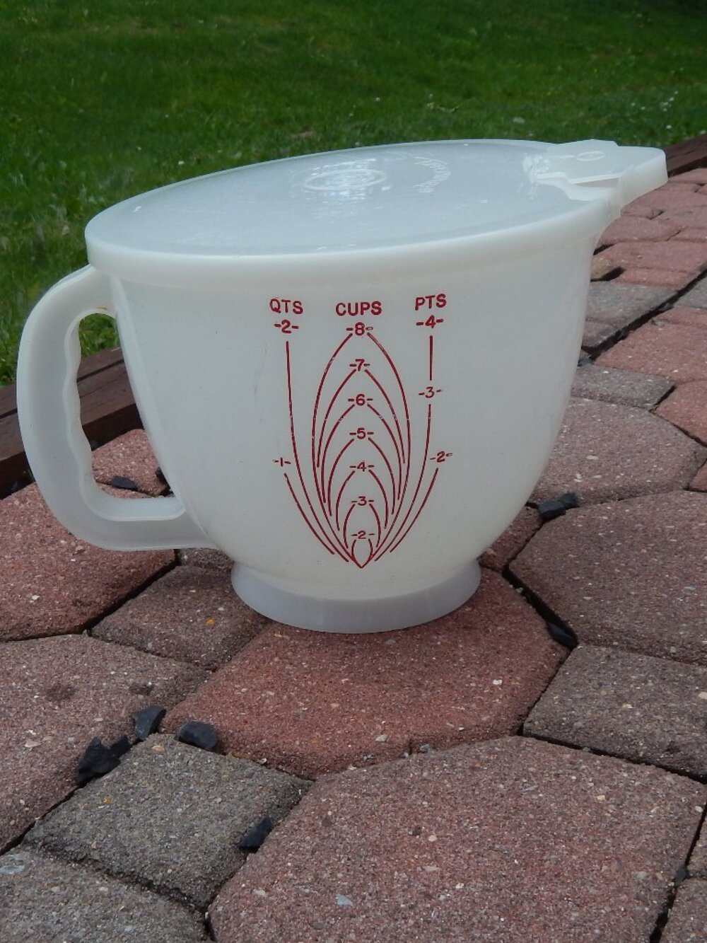 Vintage Tupperware Batter Covered Mixing Pour Bowl